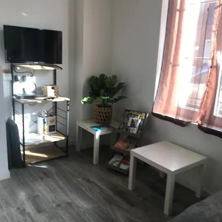 Maison Romi Aeroport 2 A 4 Personnes Holiday home Tille